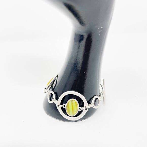 Boutique Silver Tone and Green Yellow Gemstone Bracelet Circle Toggle Closure - Picture 7 of 10